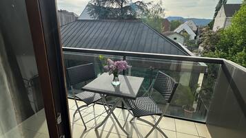 Superior Double or Twin Room | Desk, soundproofing, free WiFi, bed sheets