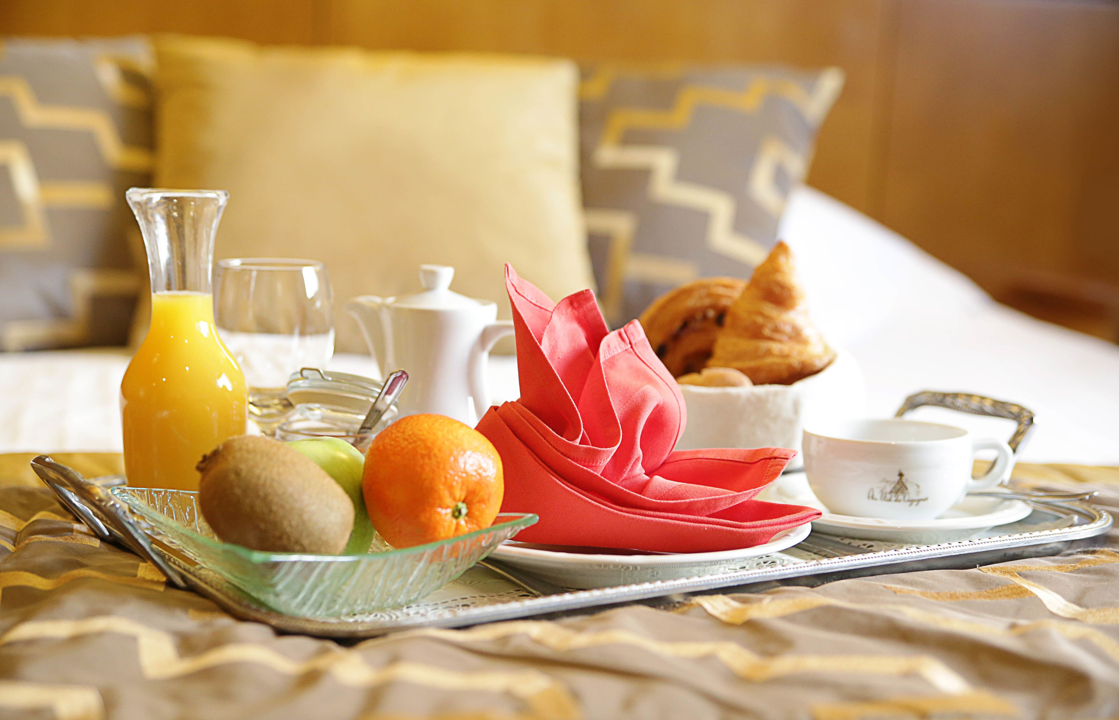 daily buffet breakfast (eur 13 per person)