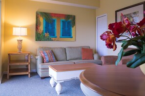 Suite, 3 Bedrooms, Non Smoking | Living area