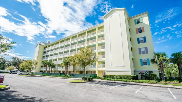 Barefoot Suites - Kissimmee, FL
