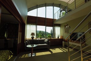 Apartamento luxo, 1 cama King (Zielony) | 1 quarto, roupas de cama antialérgicas, frigobar, cofres nos quartos