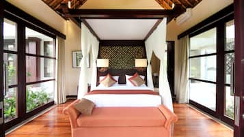 3 bedrooms, premium bedding, minibar, in-room safe