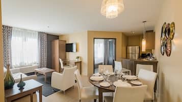 Executive Apartment, 1 Bedroom, Kitchenette | Premium bedding, minibar, desk, laptop workspace
