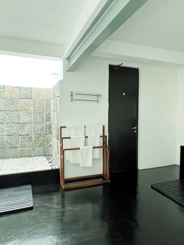 Suite Superior | Bagno | Vasca e doccia separate, soffione a pioggia, set di cortesia gratuito