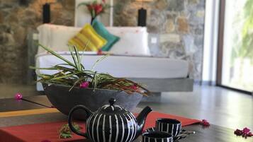 Suite Lune de Miel | Coffres-forts dans les chambres, décoration personnalisée