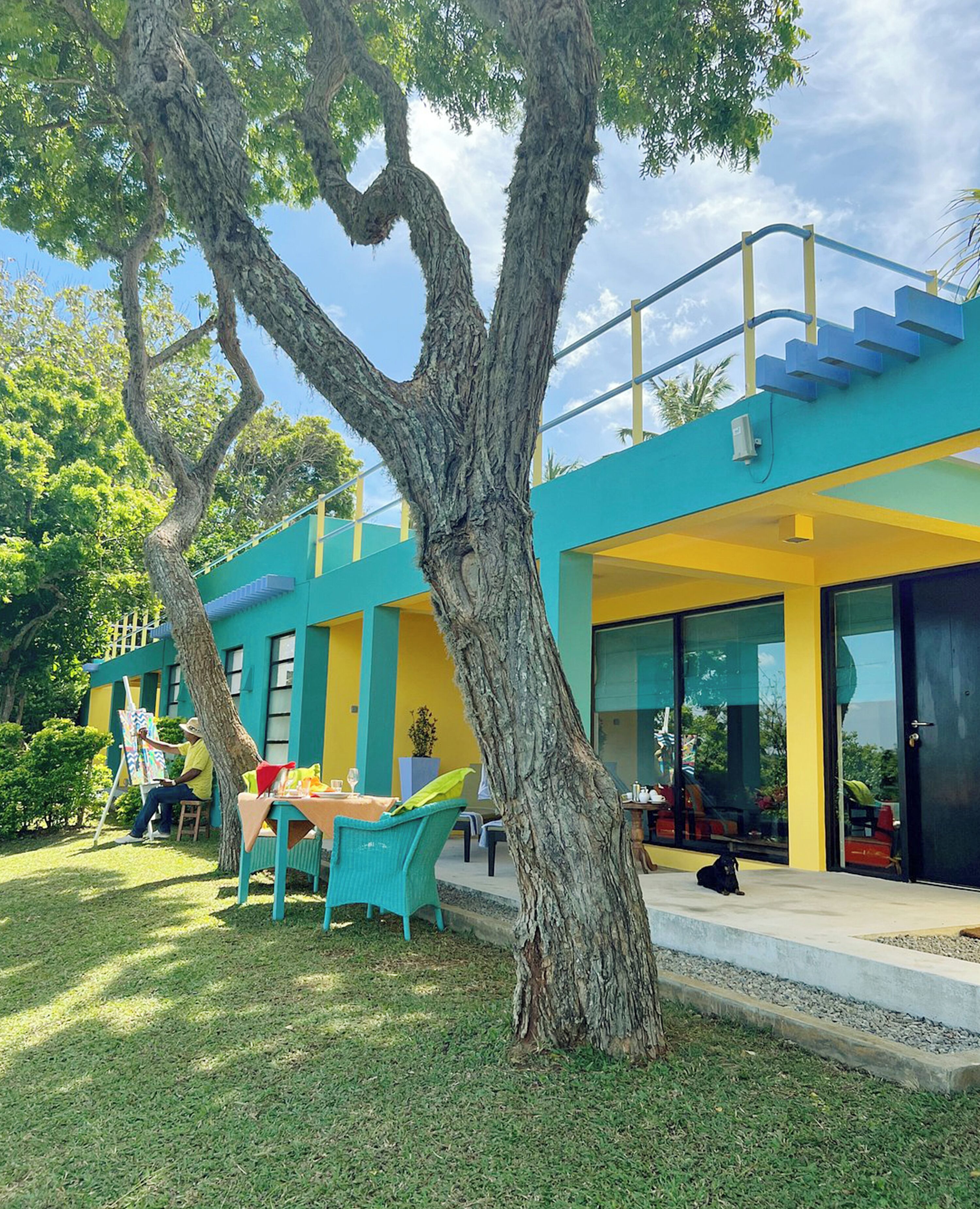 Caja de seguridad en la habitación y decoración personalizada 