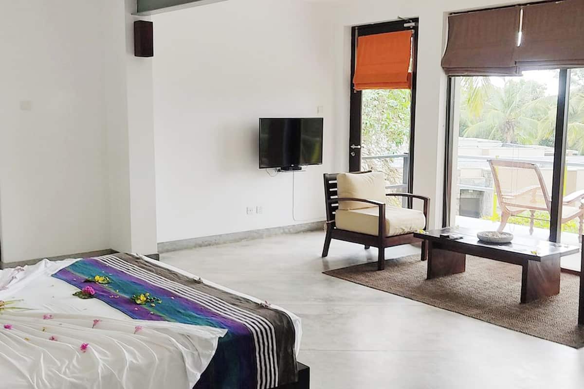 extra large suite | 1 bedroom, in-room safe, individually decorated, individually furnished