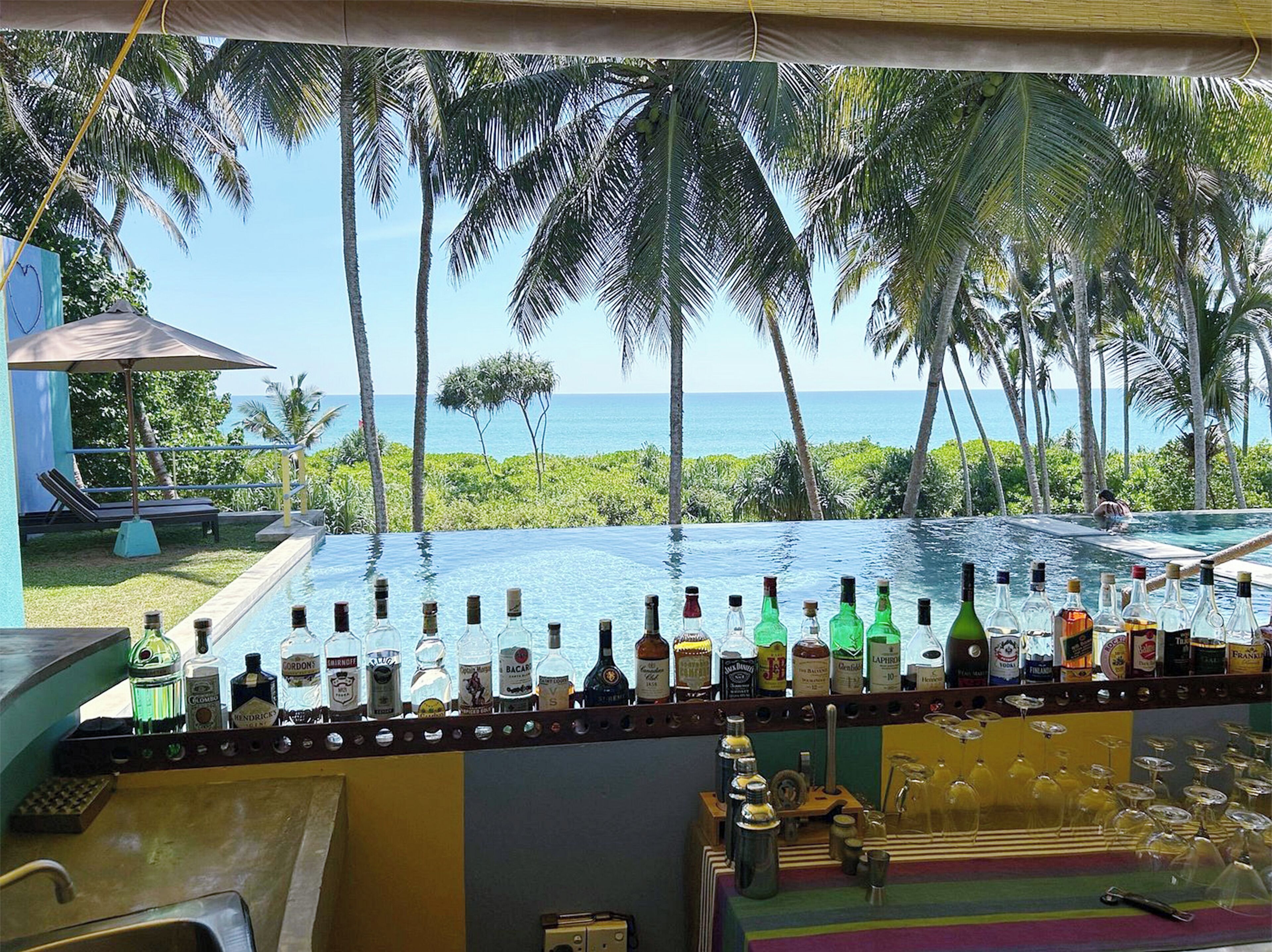 Poolside bar