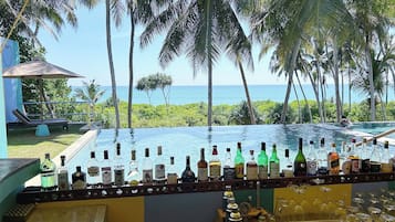 Poolside bar