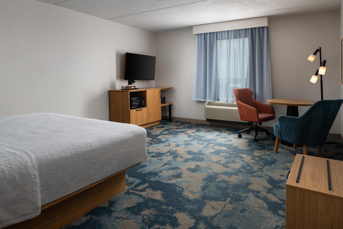 In-room safe, iron/ironing board, rollaway beds, free WiFi