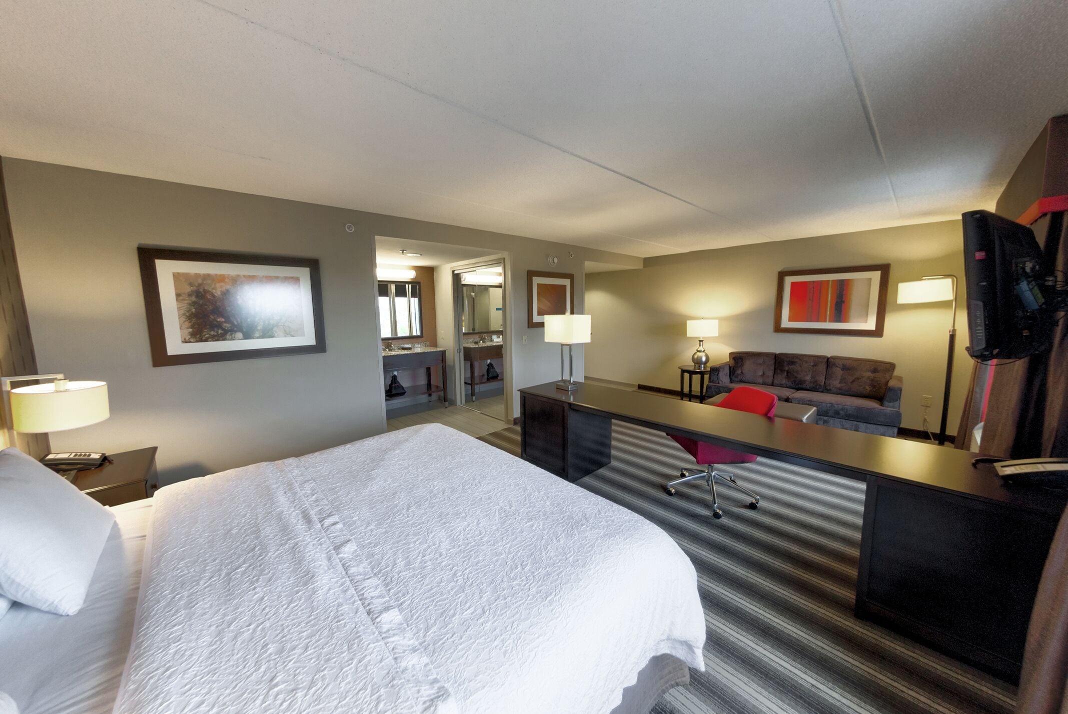 suite, one king bed, non-smoking | in-room safe, iron/ironing board, rollaway beds, free wifi