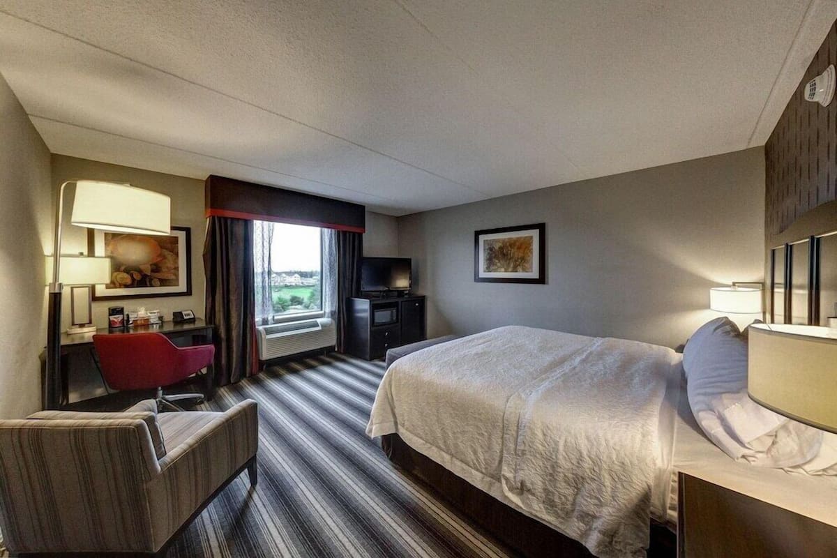 Iron/ironing board, free WiFi, bed sheets, alarm clocks