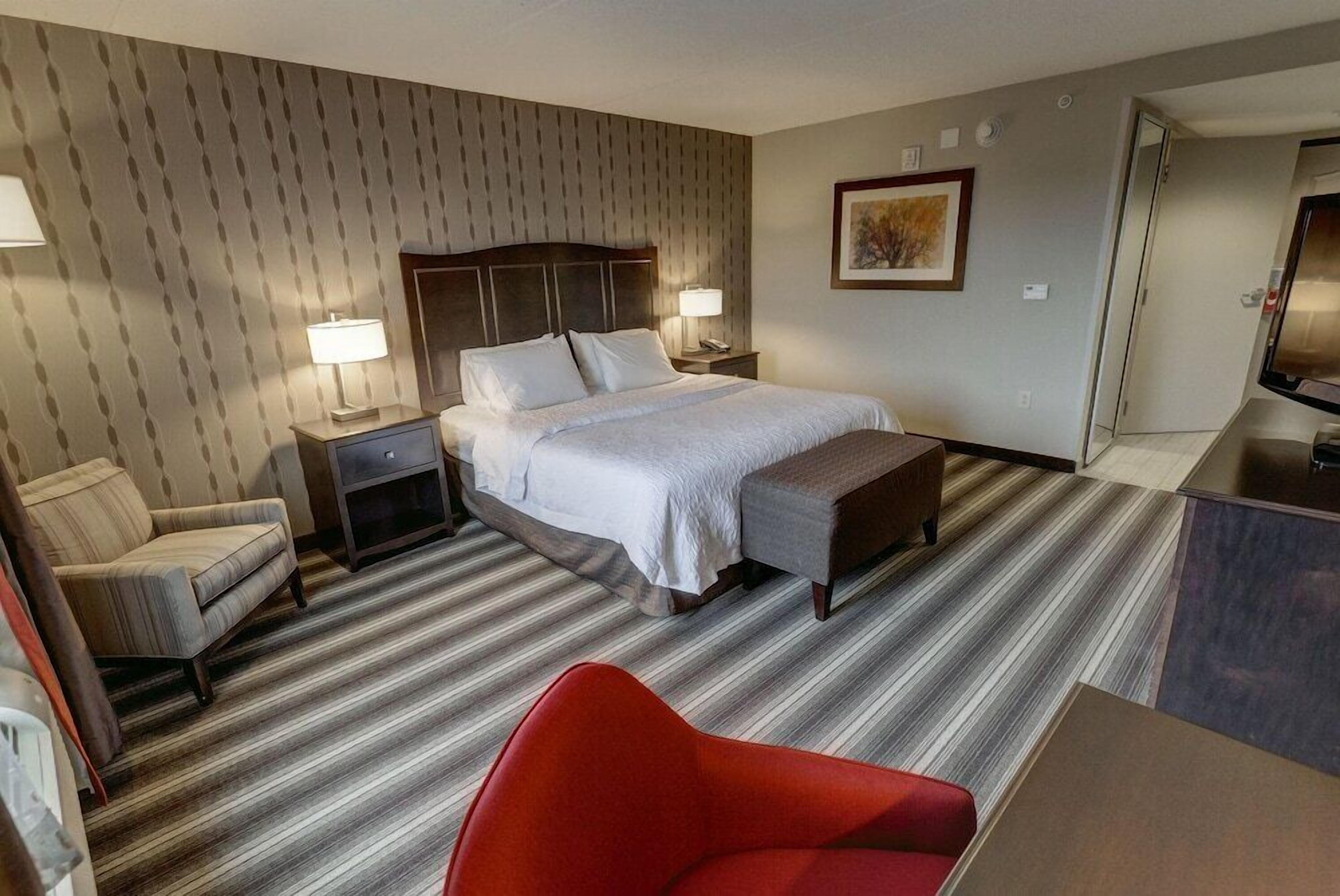 Iron/ironing board, free WiFi, bed sheets, alarm clocks