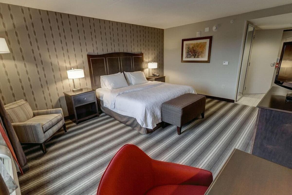 Iron/ironing board, free WiFi, bed sheets, alarm clocks