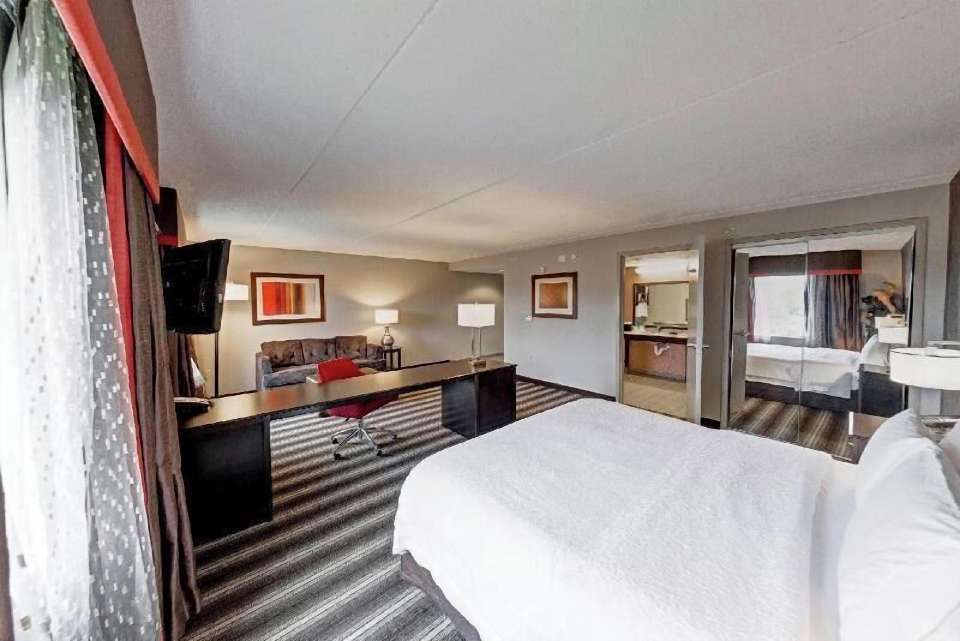 Iron/ironing board, free WiFi, bed sheets, alarm clocks