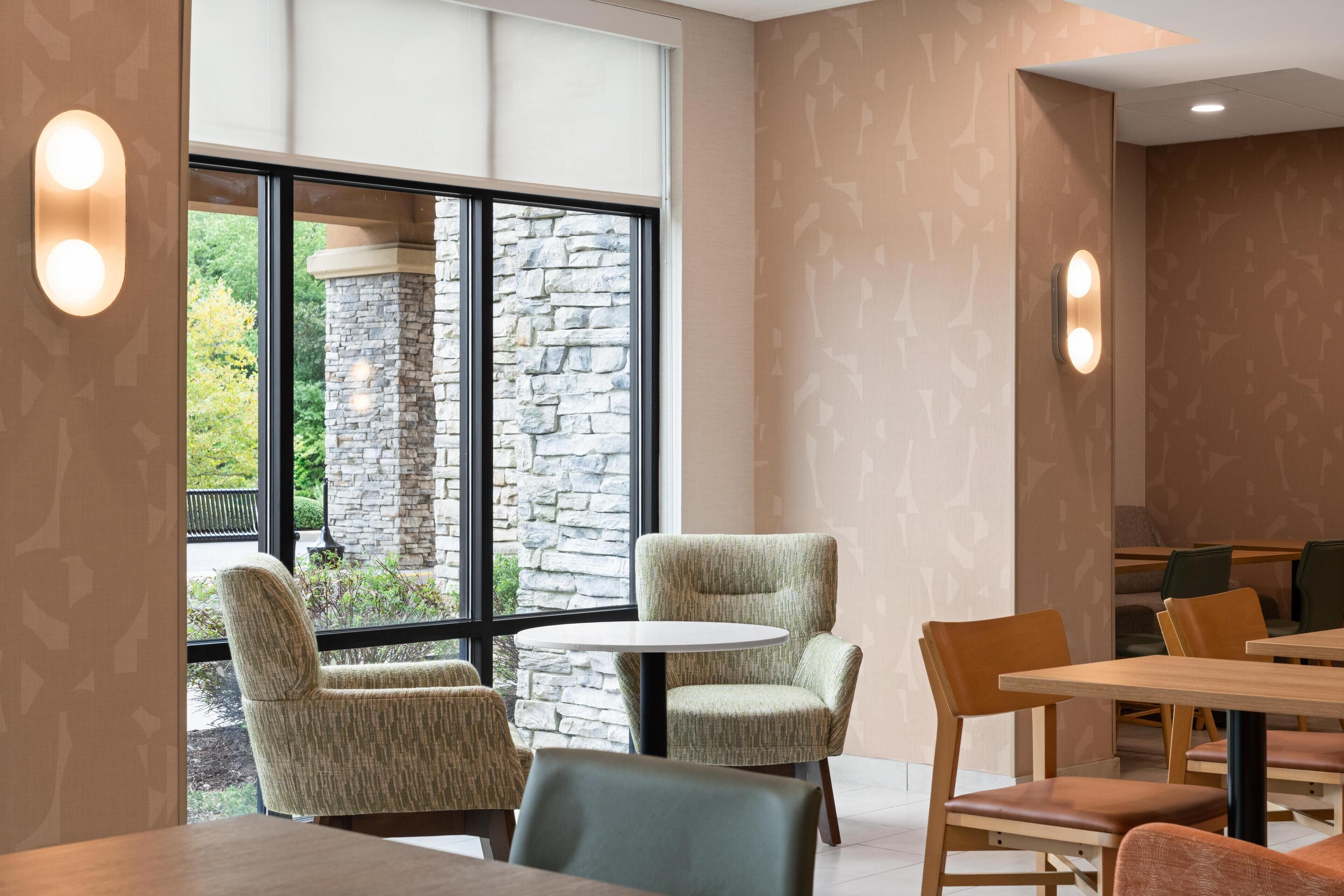 含每日吃到飽早餐