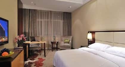 Chun XUE Four Seasons Hotel
