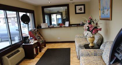 American Inn & Suites
