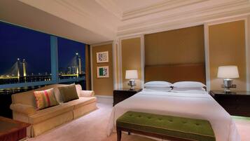 In-room safe, desk, blackout drapes, soundproofing