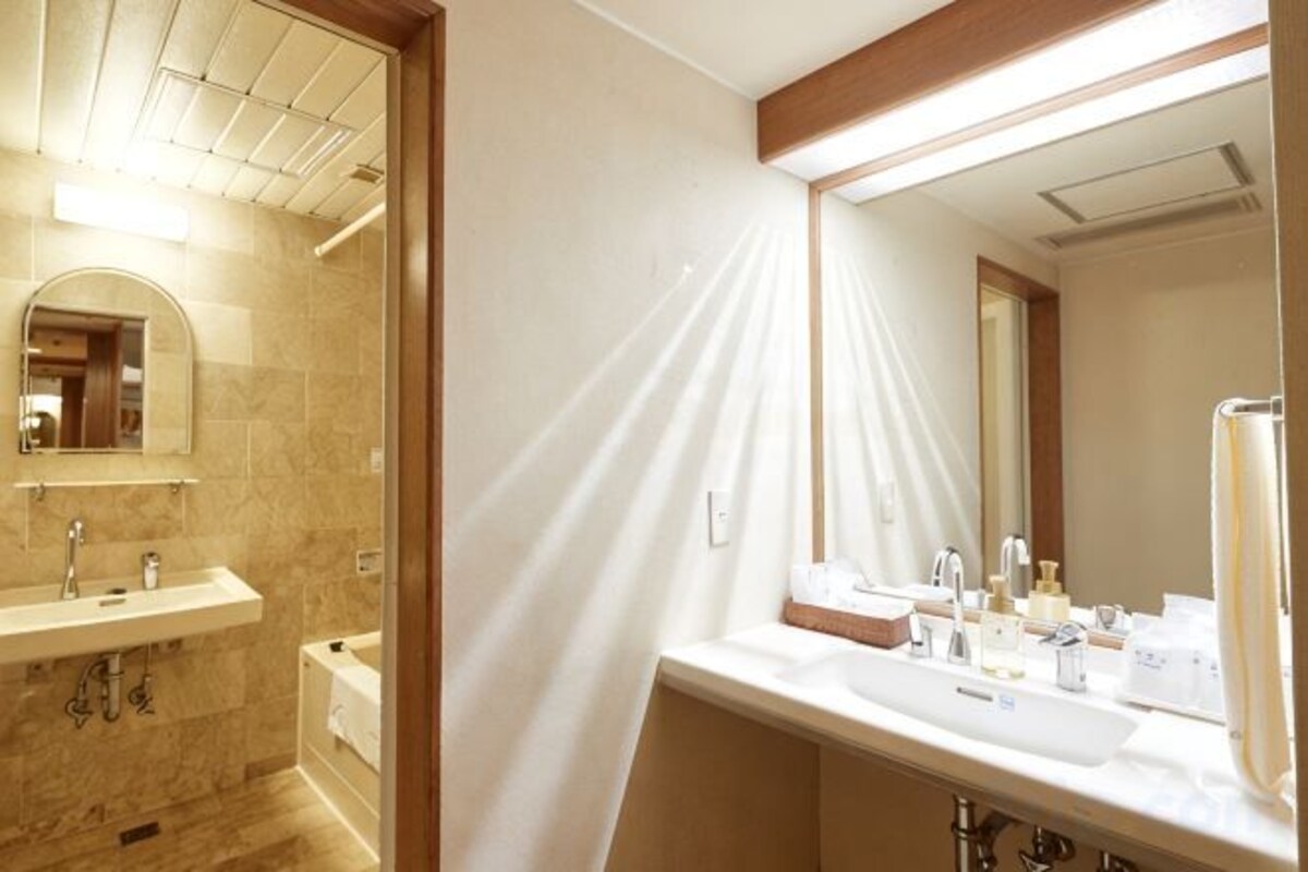 Deluxe Quadruple Room - Non-Smoking