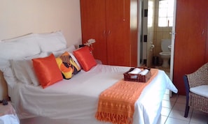 Deluxe Room, 1 Double Bed | Iron/ironing board, free WiFi