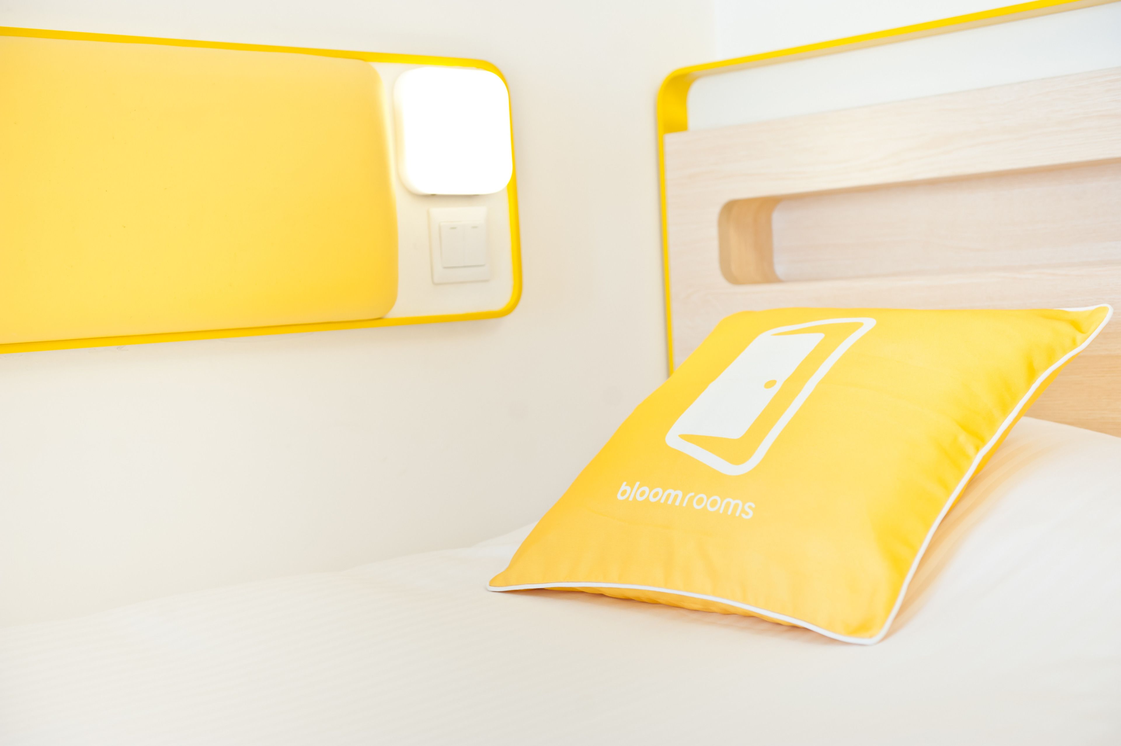 frette italian sheets, premium bedding, memory-foam beds, in-room safe