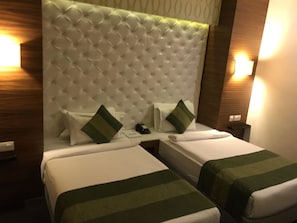 ห้องเอ็กเซกคิวทีฟ | 10 ห้องนอน, เครื่องนอนระดับพรีเมียม, ผ้านวมขนเป็ด, เตียงเมมโมรีโฟม