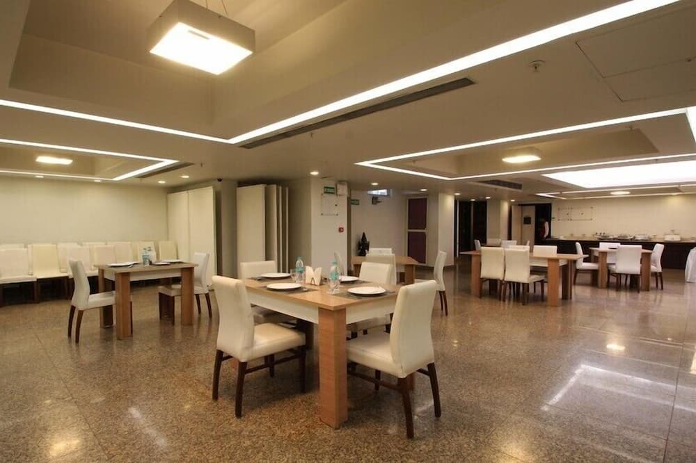 Hotel Ivory 32
