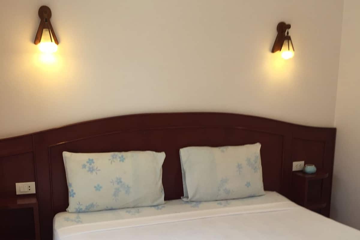 Standard Room With Fan | Truy cập Internet không dây miễn phí, bộ trải giường 