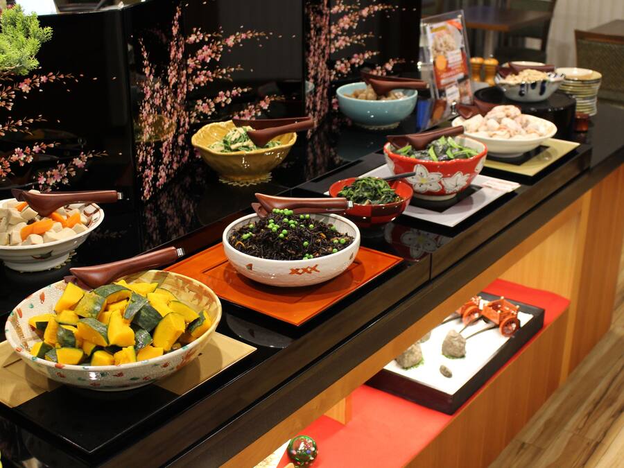 Desayuno buffet diario (JPY 1980 por persona)