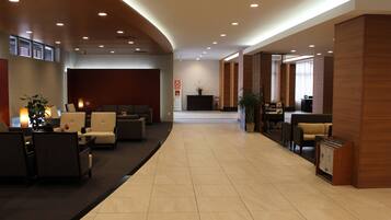 Lobby-lounge