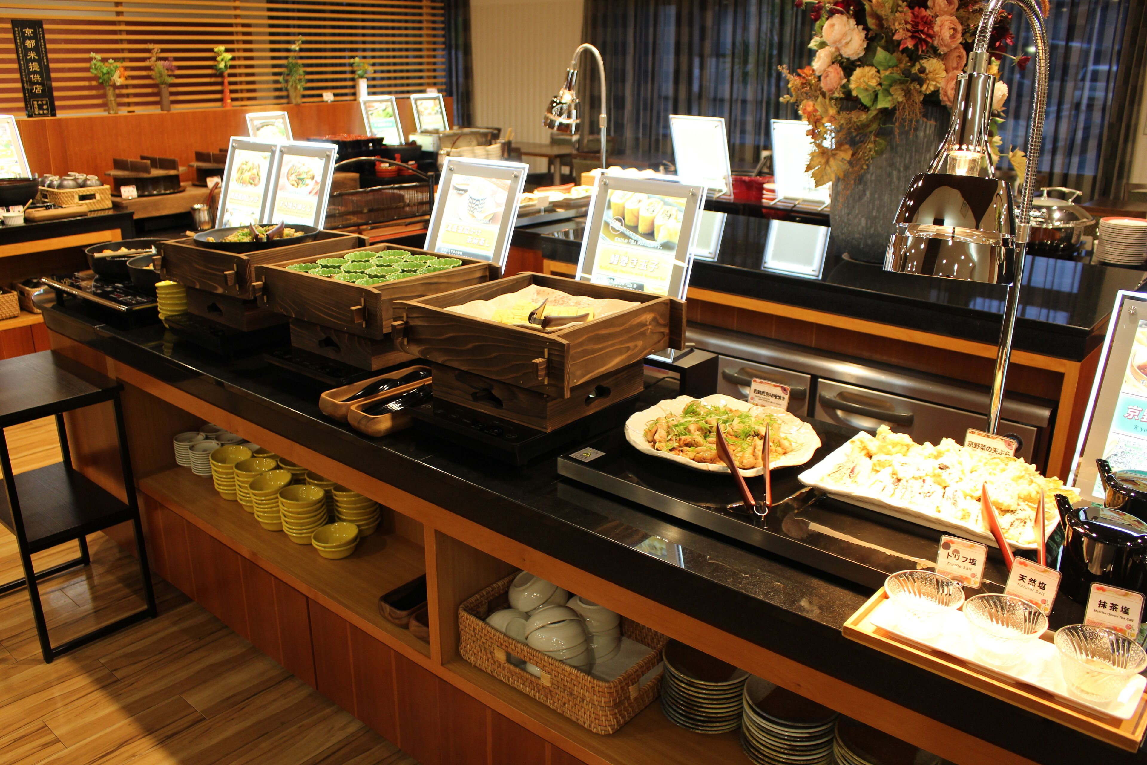 daily buffet breakfast (jpy 1980 per person)