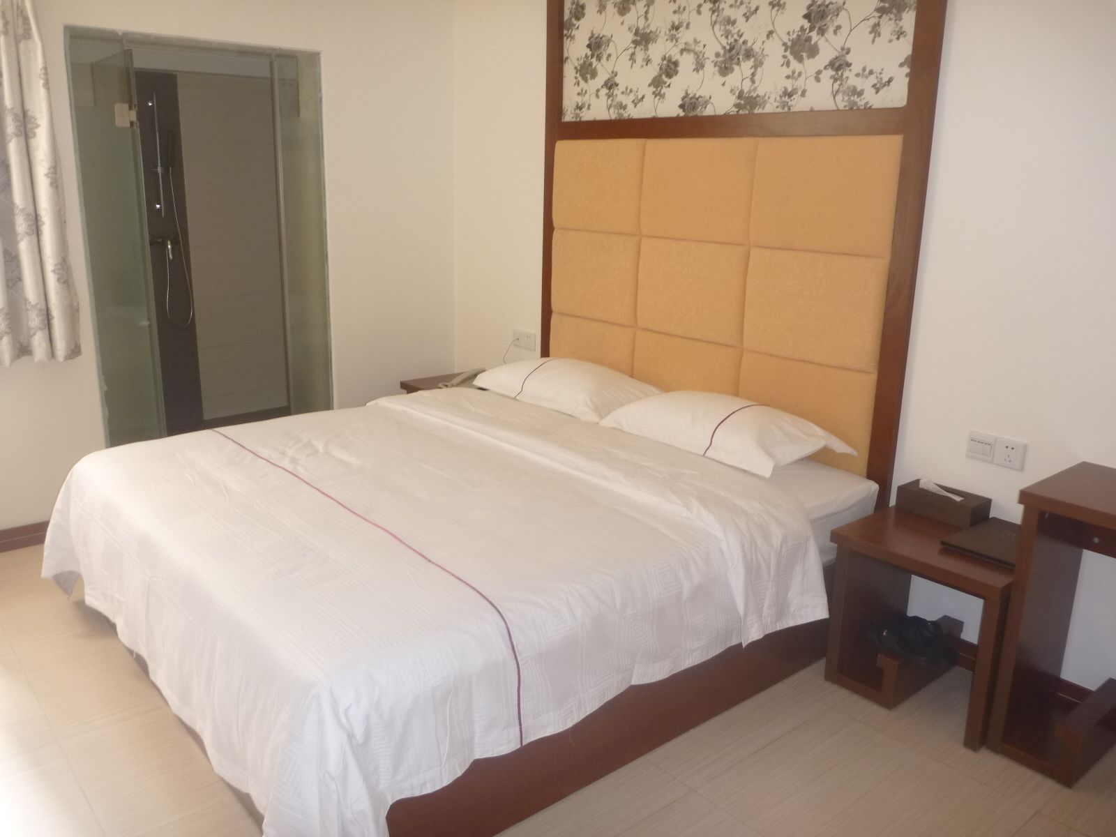 Standard Room, 1 King Bed