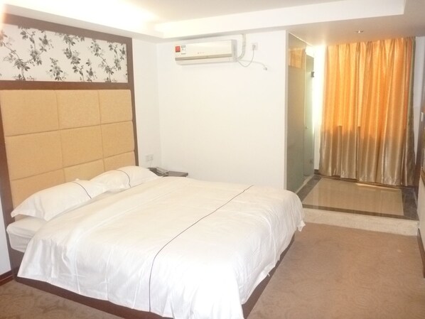 Deluxe Room, 1 King Bed