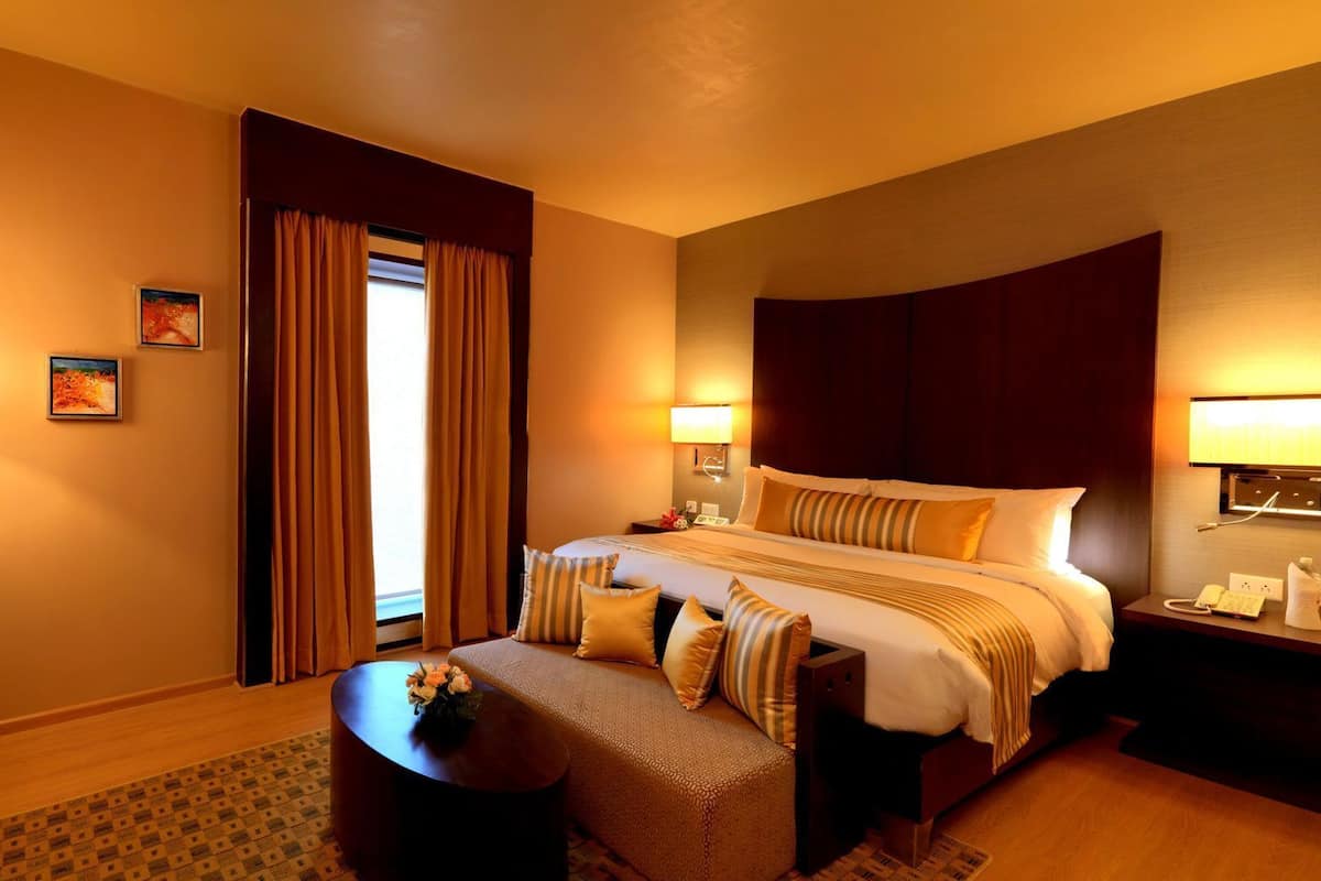 In-room safe, desk, soundproofing, free WiFi