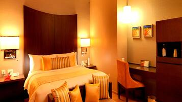 In-room safe, desk, soundproofing, free WiFi