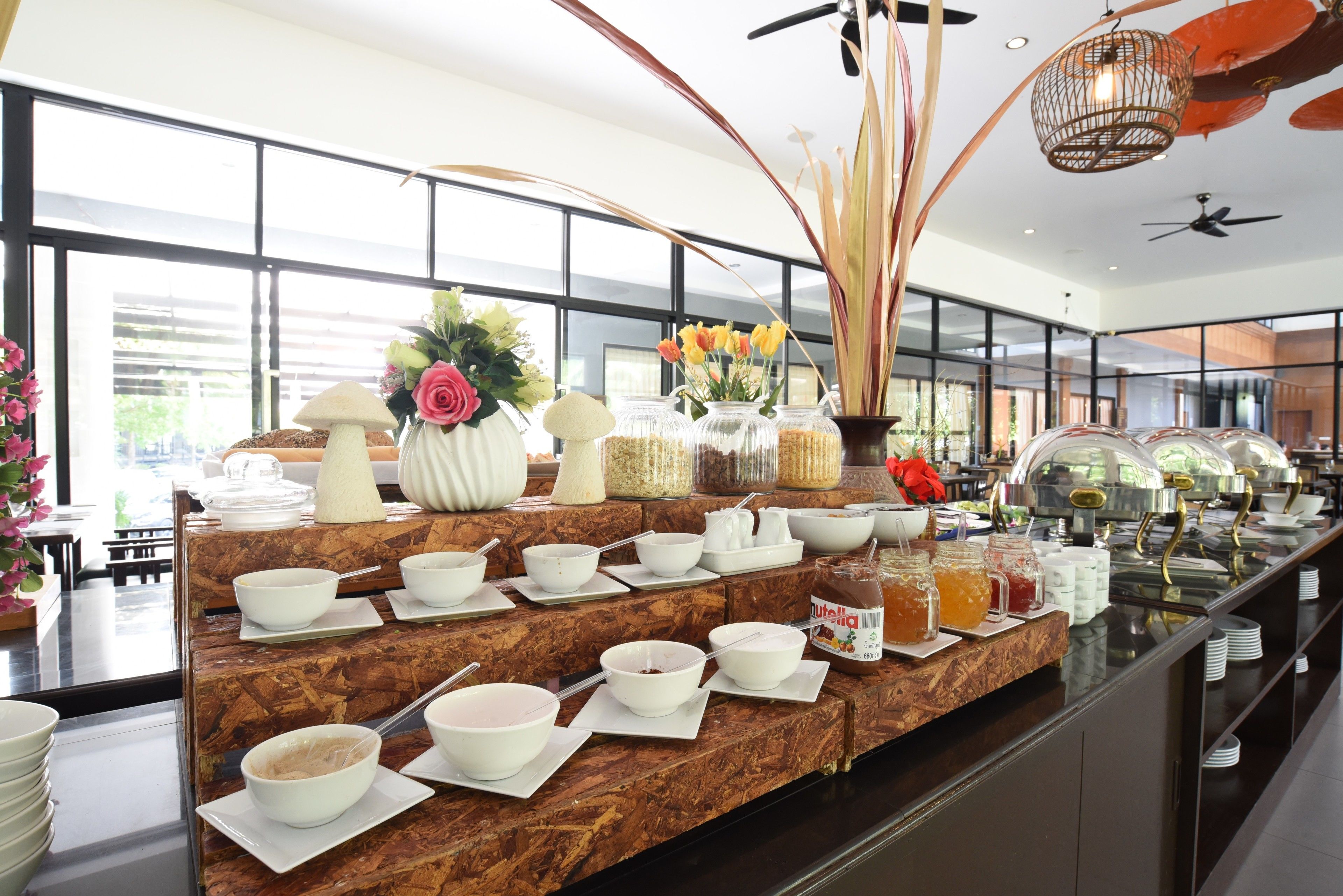 Daily buffet breakfast (THB 350 per person)