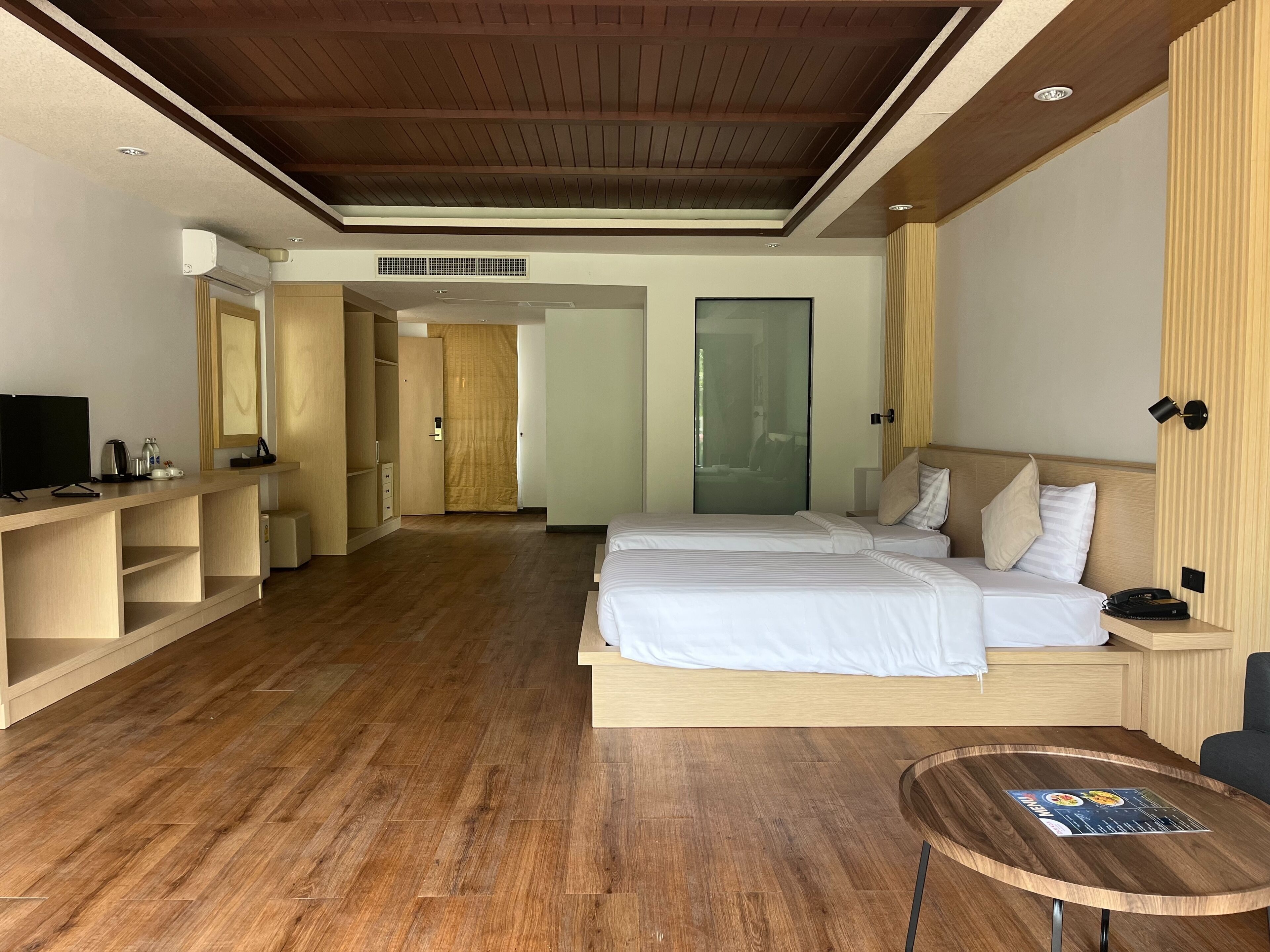 Quarto luxo | Roupas de cama premium, frigobar, cofres nos quartos, escrivaninha