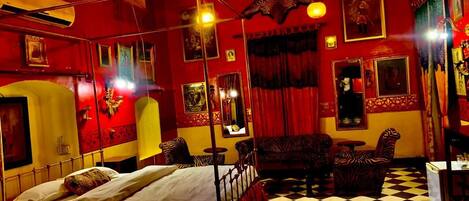 Heritage Room | 1 bedroom, individually decorated, individually furnished