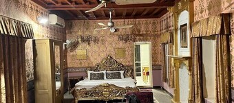 Hotel Bhairon Vilas