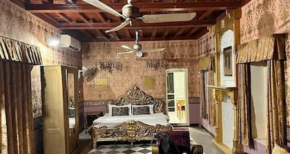 Hotel Bhairon Vilas