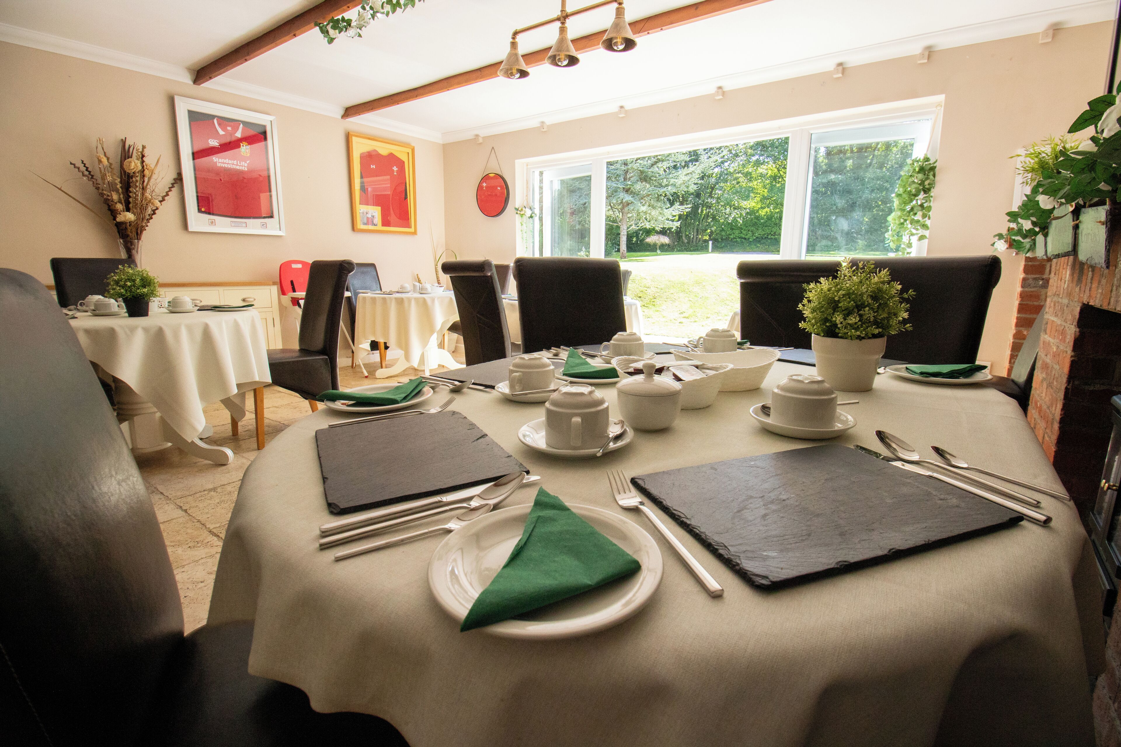 Desayuno completo gratuito y diario