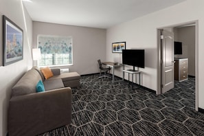 Suite, 1 Bedroom, Non Smoking (1 King Bed) | Premium bedding, desk, iron/ironing board, free cots/infant beds - La Quinta Inn & Suites by Wyndham Boutte (Boutte)