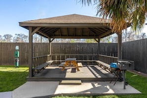 Gazebo - La Quinta Inn & Suites by Wyndham Boutte (Boutte)