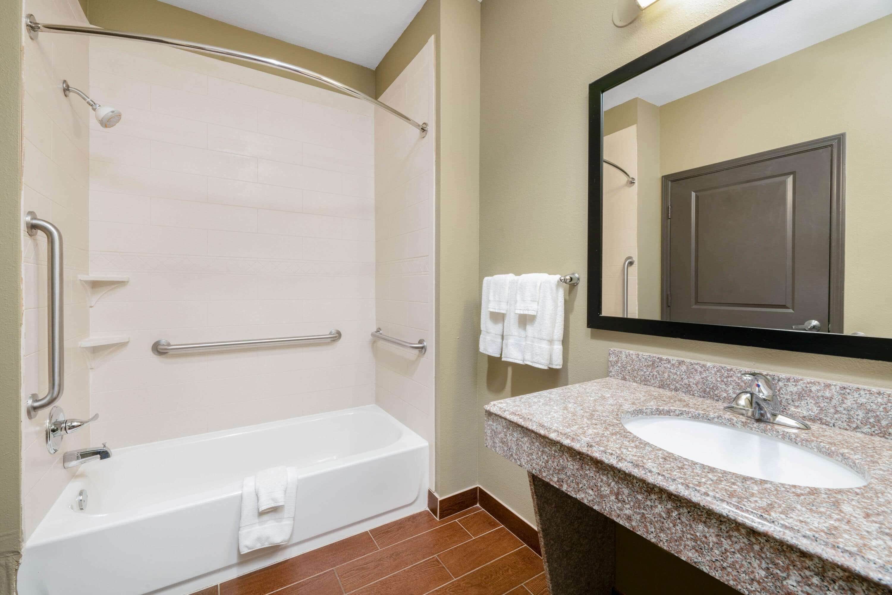 combined shower/bathtub, free toiletries, hair dryer, towels