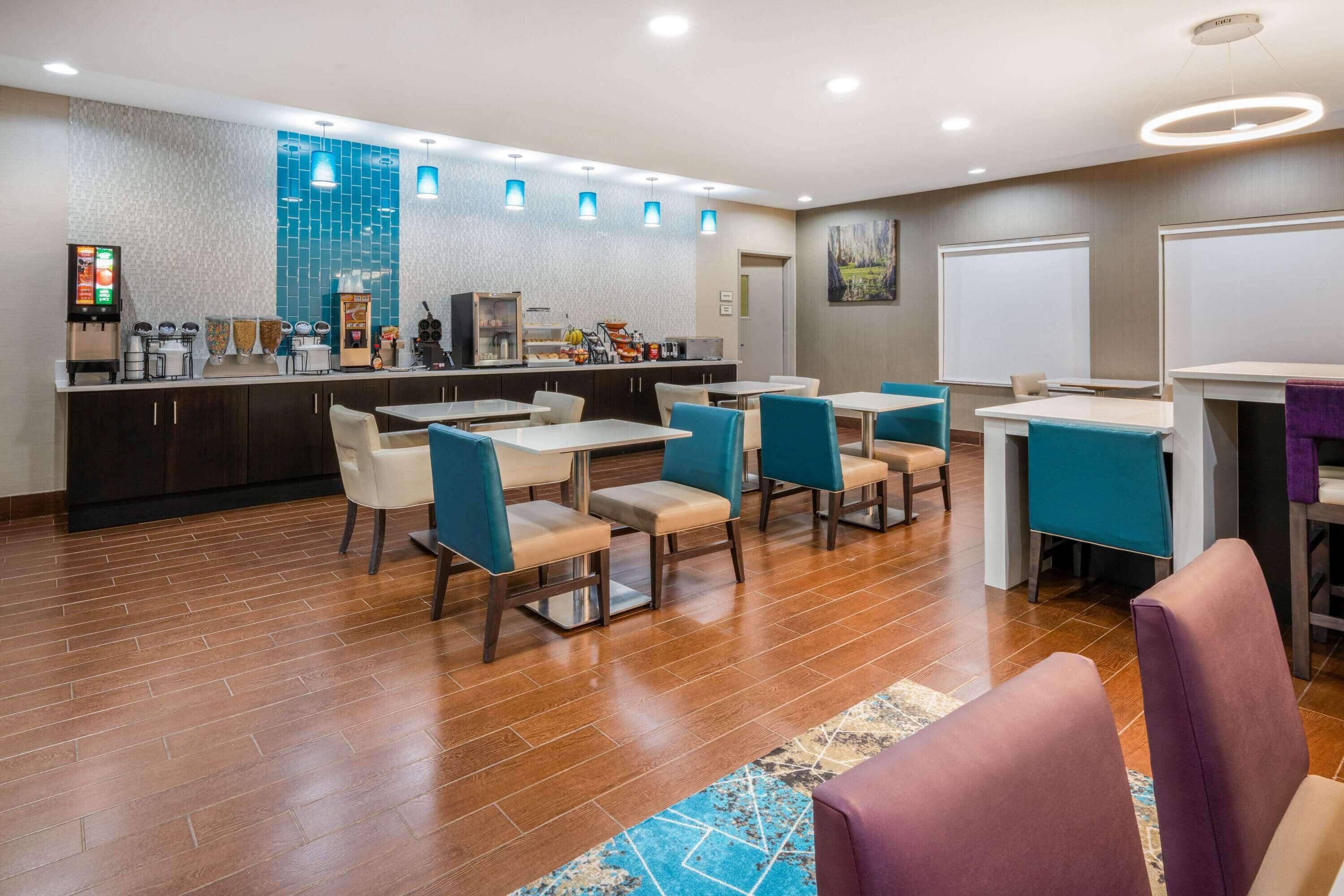 free continental breakfast