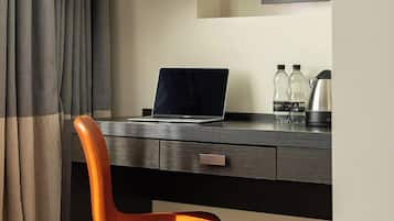 In-room safe, soundproofing, iron/ironing board, free WiFi