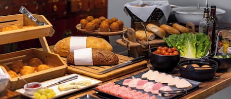 Colazione a buffet, servita tutte le mattine (17.50 GBP a persona)