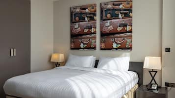 In-room safe, soundproofing, iron/ironing board, free WiFi