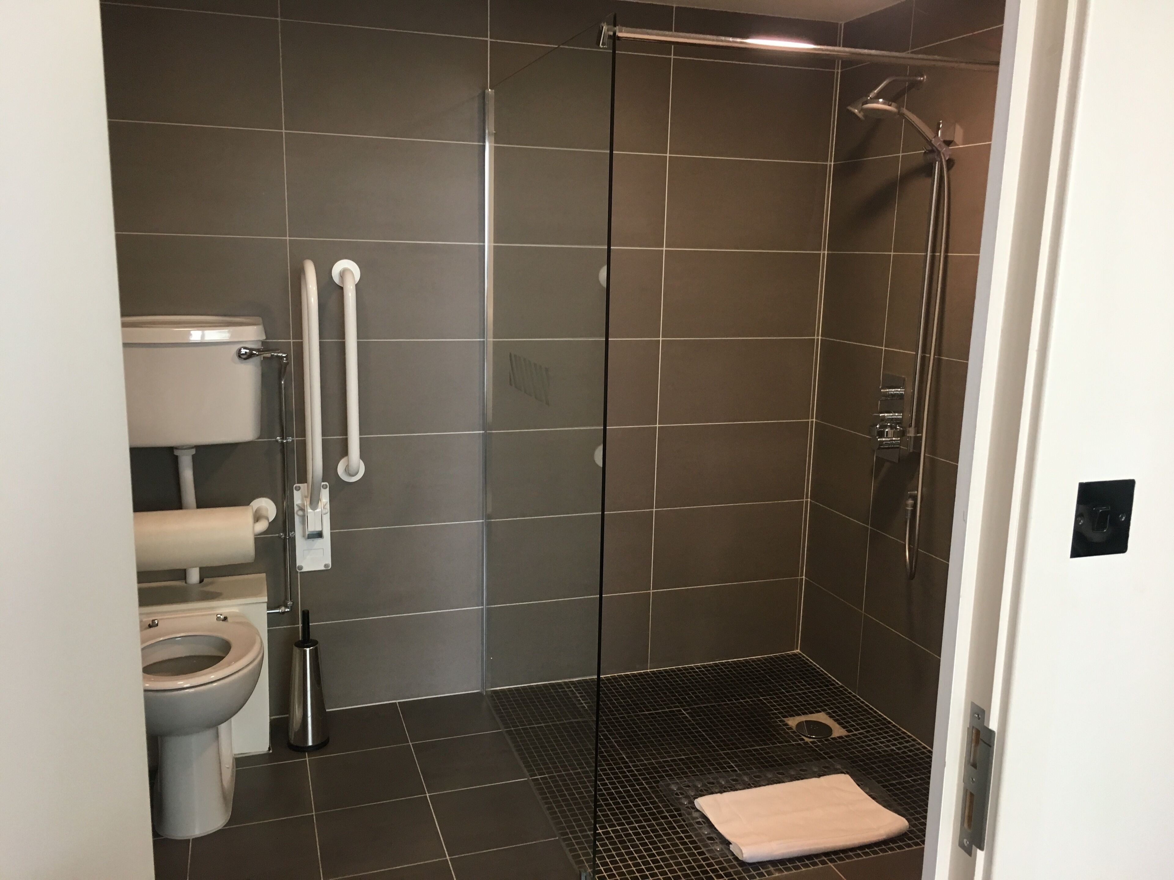 double room, accessible | bathroom | free toiletries, hair dryer, towels